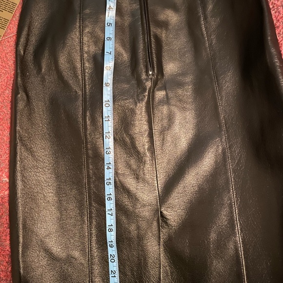 Dialogue Black Genuine Leather Washable Knee Length Skirt - Picture 3 of 6